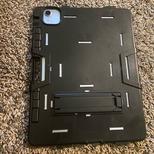 I’m selling this iPad Air 3rd generation for 350$